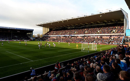 香港01报道：疫情后的经济复苏路如何走？专家分析香港市场未来发展趋势
